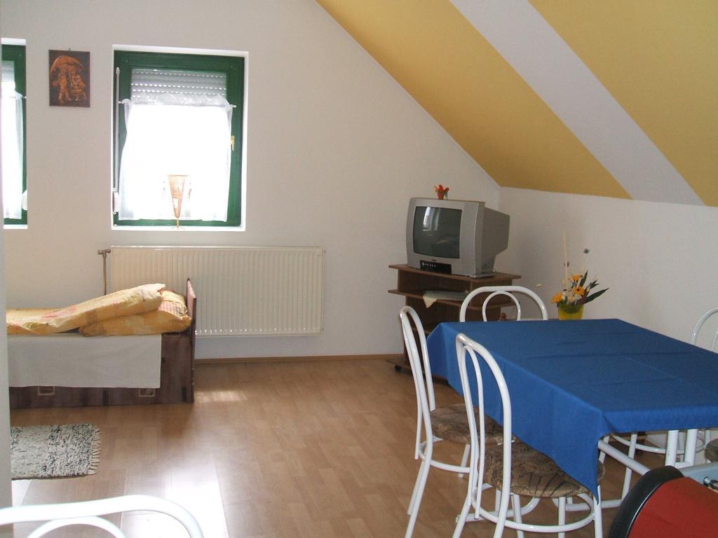 Feherszeker Apartmanok Abadszalok Room photo